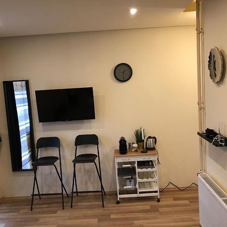 Black & White Apartments • Black เอ็กเกอร์ ภายนอก รูปภาพ